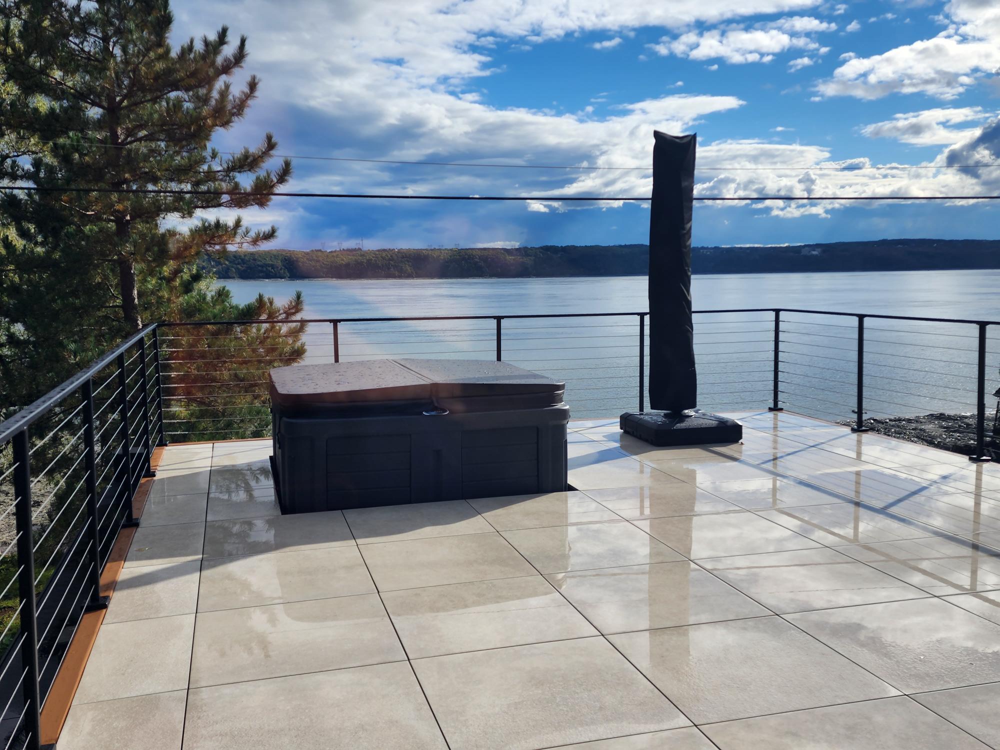 Aluminum post for cable railing – 1½’’ x 1½’’ – Matte Black - Gauthier De LaPlante