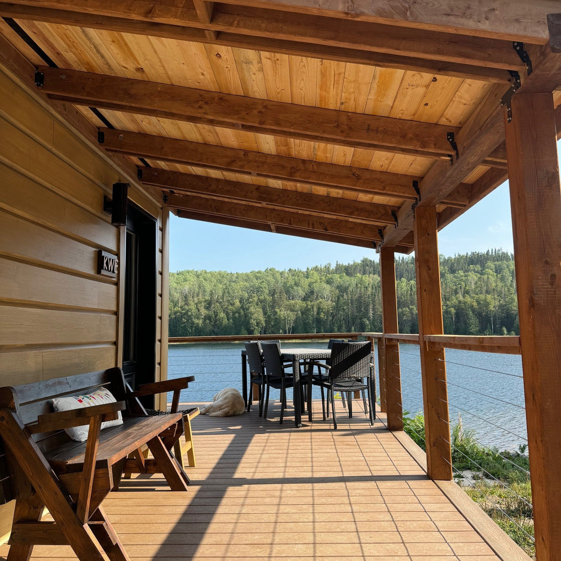 Projet de garde-corps en bois avec câbles d'acier en Gaspésie, Québec